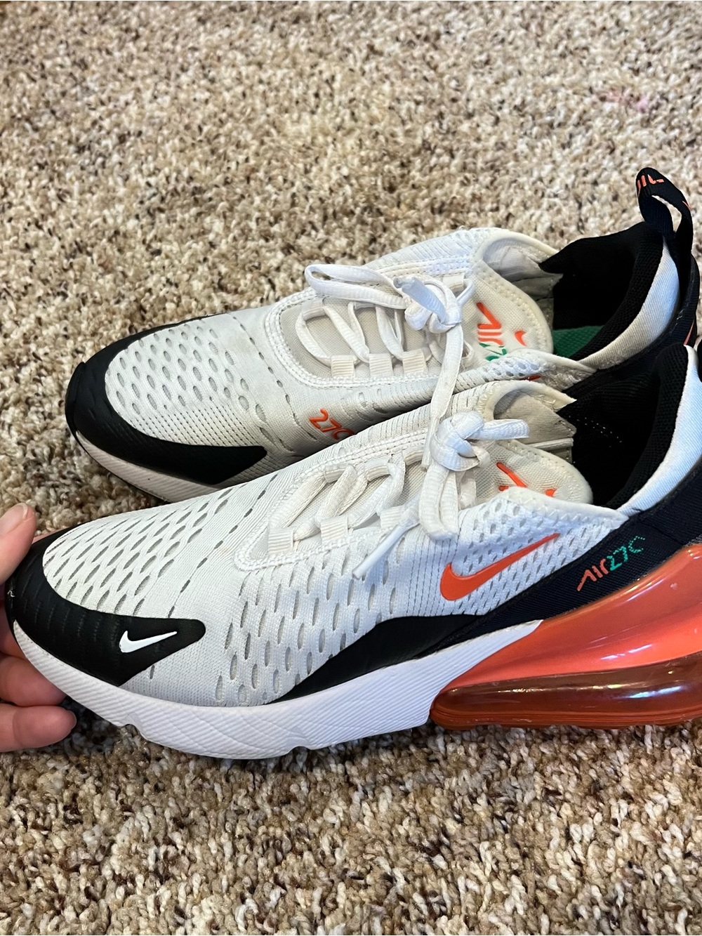 Nike Air Max 270 Youth Running Shoes Size 5Y White Black Orange 943345-107 - Picture 3 of 7